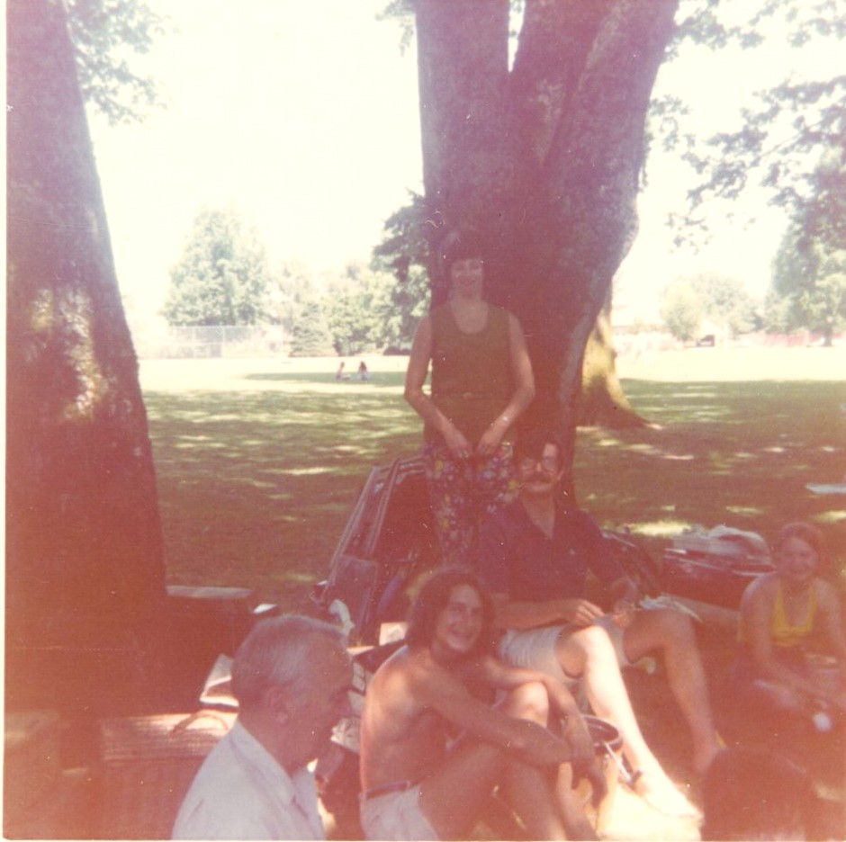 1974 Tate Family Picnic.jpg
