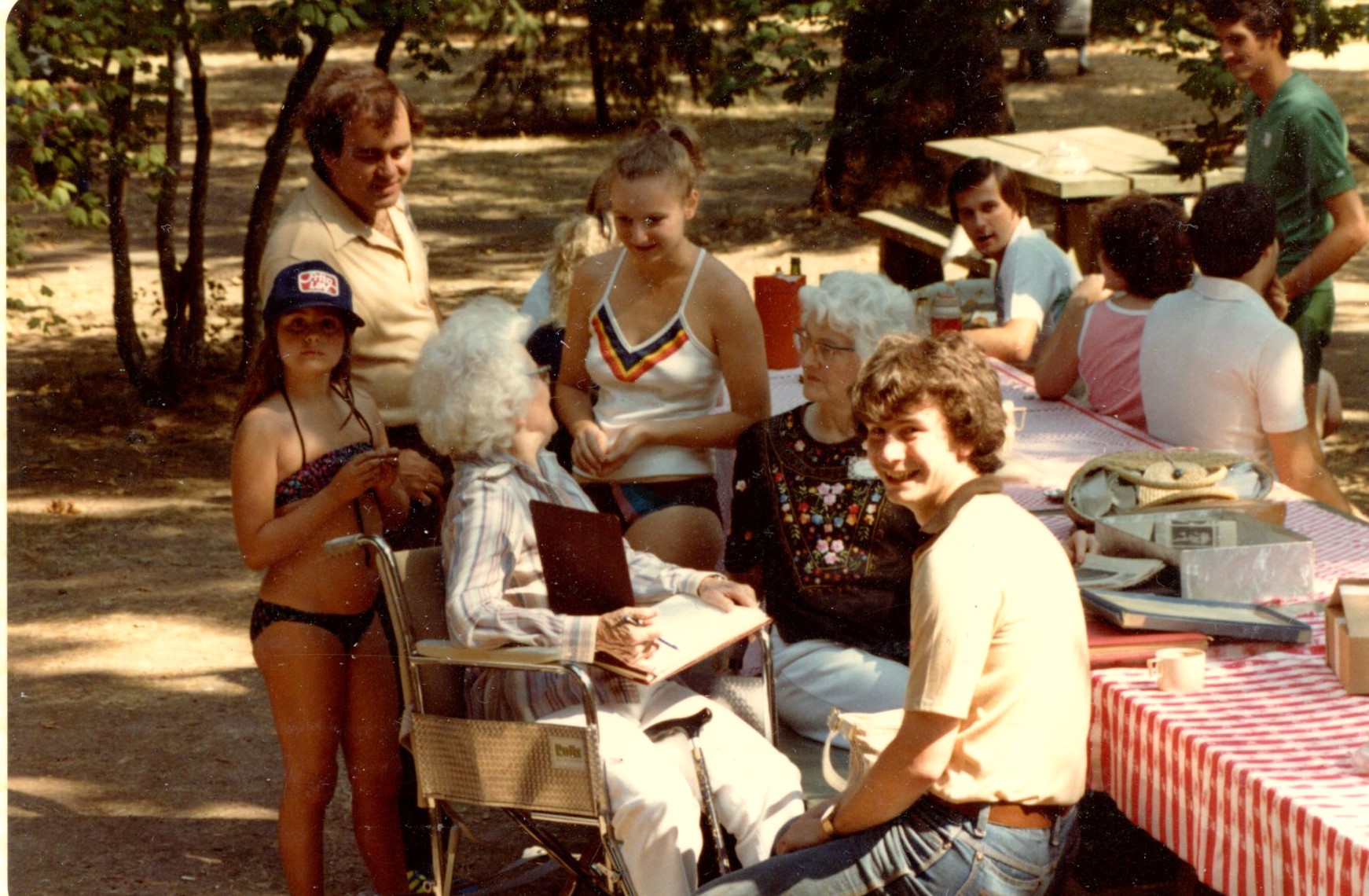 1981 Family Picnic19.jpg