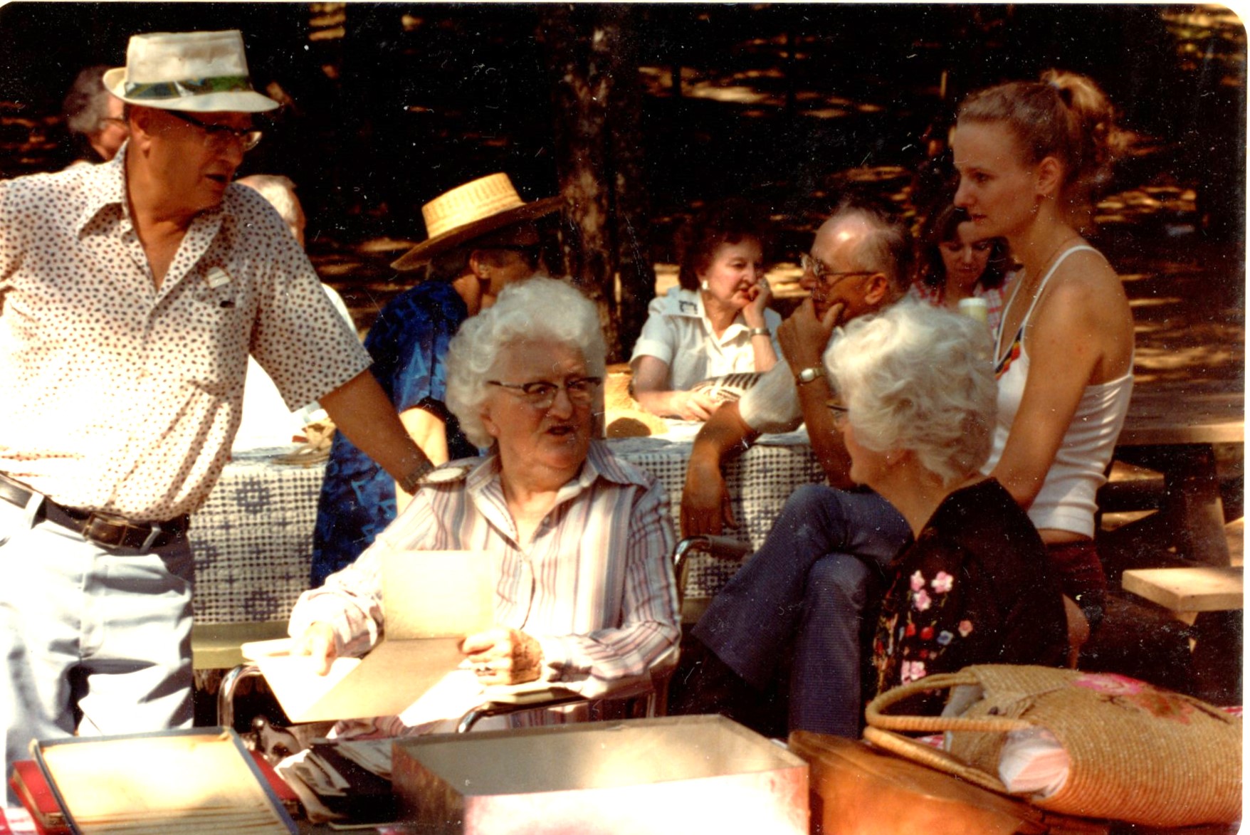 1981 Family Picnic7.jpg