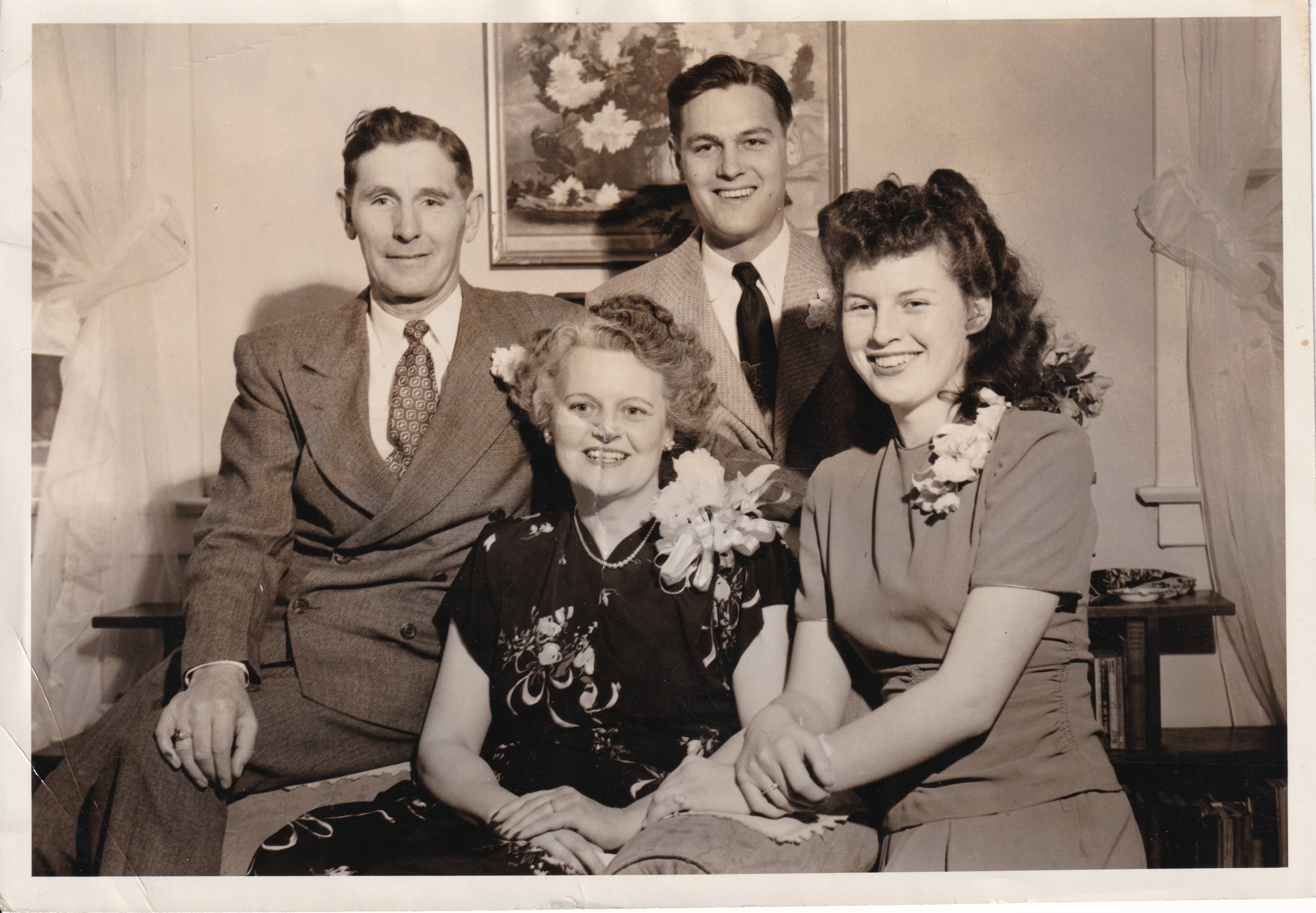 Gladys Ford Family.jpg