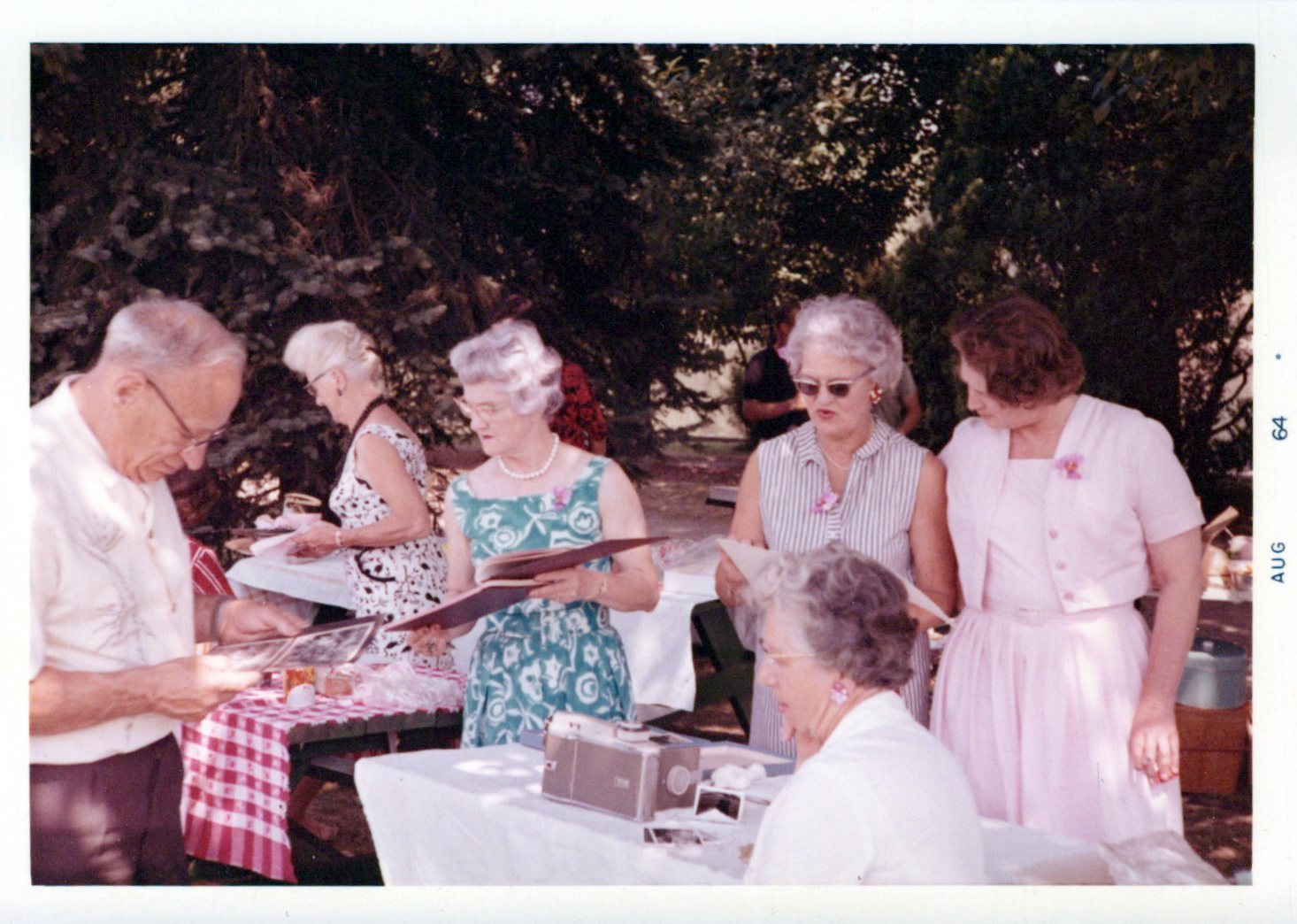 1964_Tate_Picnic_0008_a.jpg